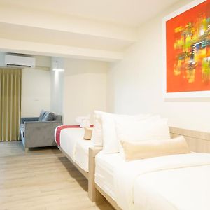 Deluxe Twin Room Window